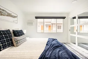 Modern & Unique Pearl street condo - Image 4
