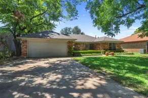Lakefront Retreat Near Downtown and Stockyards - Image 5
