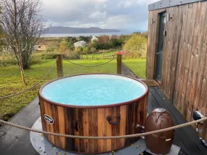 Modern cabin with stunning views & private hot tub - Image 2
