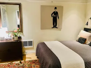 Private and cozy 3 room In-Law Garden apartment. - Image 3