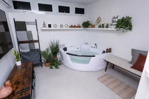THE ESCAPE - Modern 1 BR apt with jacuzzi room - Image 4