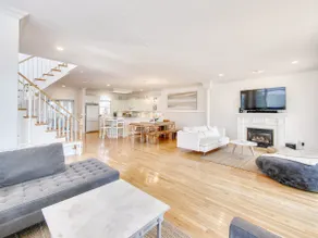 Crystal Beach Waterfront Beach House - Image 3