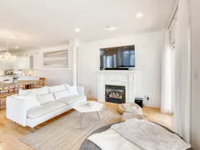 Crystal Beach Waterfront Beach House - Image 4
