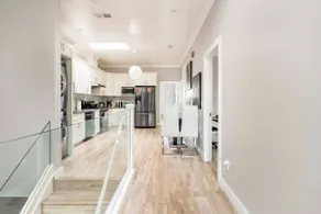 Cheerful 3 Bedroom Condo *mostly private in DT SF - Image 4