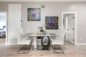 Cheerful 3 Bedroom Condo *mostly private in DT SF - Image 2