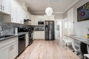 Cheerful 3 Bedroom Condo *mostly private in DT SF - Image 5