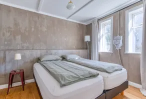 4 Bed house with Private parking - Image 5