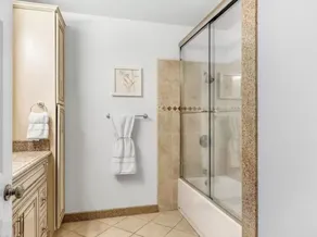 Marvelous Get Away In The Heart Of Fort Myers - Image 2