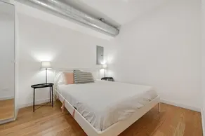 Rare 1BR Lincoln Park Apt, close to everything! - Image 2