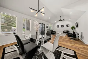 Spacious -4 bedroom with private basement suite’ - Image 4