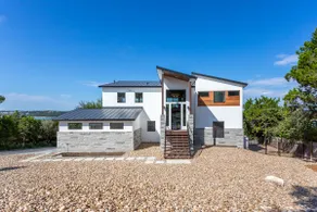 Lake Travis Views | Modern | Golf | Boat Rental - Image 5
