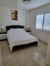 Charming Entire Apt W/Balcony Parking Pet friendly - Image 4