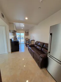 Charming Entire Apt W/Balcony Parking Pet friendly - Image 2