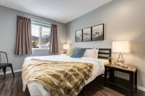 Stunning Escape 3BR in Canmore - Image 2