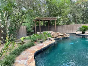 Villa w/ Pool & 2 King Rooms 15 min from Woodlands - Image 3