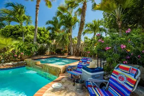Spacious 5BR Home w/ Amazing Garden & PrivatePool - Image 3