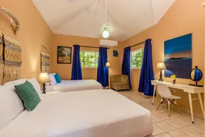 Spacious 5BR Home w/ Amazing Garden & PrivatePool - Image 4