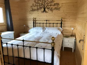 Lovely cabin with country views in popular Somerset village. - Image 2