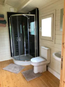 Lovely cabin with country views in popular Somerset village. - Image 3