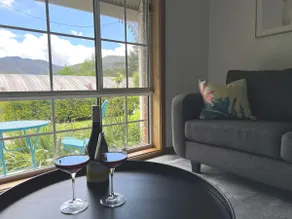 Cosy Couple's Escape, Heated Pool & Scenic views - Image 4