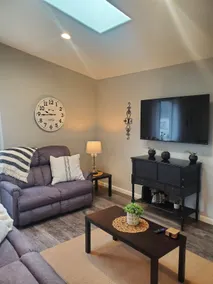 BE OUR GUEST! Cozy 1bed 1ba house with garage - Image 3