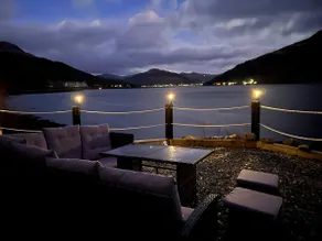 WATERSIDE 3 BED COTTAGE, HOT TUB, SAUNA, PVT BEACH - Image 3
