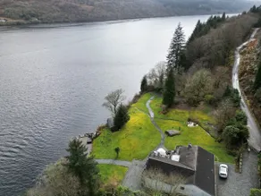 WATERSIDE 3 BED COTTAGE, HOT TUB, SAUNA, PVT BEACH - Image 2