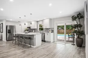 Attention Naples Lovers! Entire Home - Heated Pool, Jacuzzi and Screened Patio  - Image 2