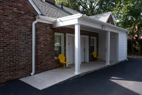 The Rosalie Suite 3, Steps from Norfolks Hospitals - Image 3