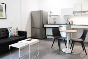 The Rosalie Suite 3, Steps from Norfolks Hospitals - Image 5
