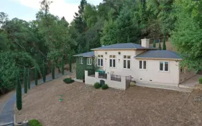 Hilltop Villa with Sweeping Views & Trail Access - Image 3