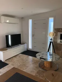 Chic Apartment Wifi Netflix Air Conditioning Terrace Parking - Image 3