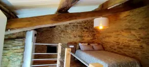 Quadruple room with bathroom in restored farmhouse - Image 4