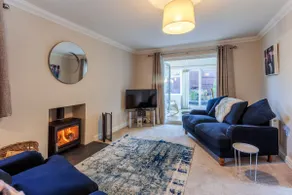Unique, modern 2 bedroom detached home - Image 3