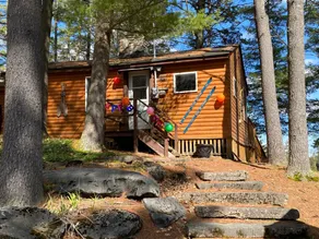 Private Lakefront Family Cottage with Tennis Court - Image 4