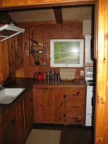 Private Lakefront Family Cottage with Tennis Court - Image 5