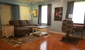 Private, Spacious In-Law Suite on Sleepy Hollow - Image 4