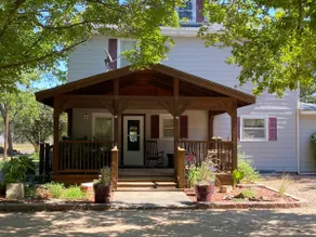1880 Country Farmhouse-Quiet-Lake-Hunt-Pets-HotTub - Image 4