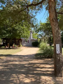 1880 Country Farmhouse-Quiet-Lake-Hunt-Pets-HotTub - Image 3