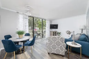Spotless Stylish 1 Bedroom Condo Steps to Beach & Pool - Image 2