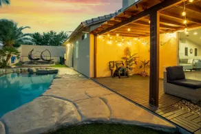Hideaway Getaway - Newly Remodeled 3BR Vegas Home - Image 2