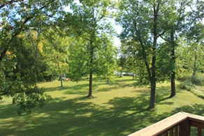 Roomy 3 bedroom cabin with fireplace on the river - Image 3