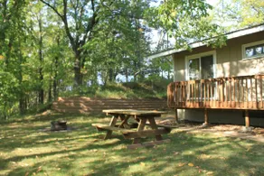 Roomy 3 bedroom cabin with fireplace on the river - Image 5