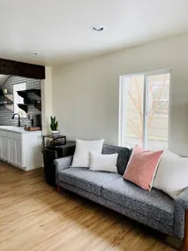 Newly Renovated - Prime downtown location. - Image 2