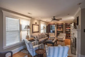 Southern Elegance in Heart of Memphis - Image 2