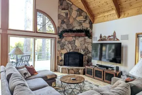 *BLUEBIRD RIDGE* POOL TBL, HUGE DECK, KID FRIENDLY - Image 4