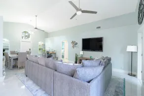 Updated 3 bedroom home near Abacoa - Image 4