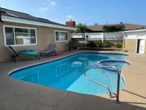 QUIET HOME -3 Bedroom & Den, + POOL, sleep 8 plus - Image 3