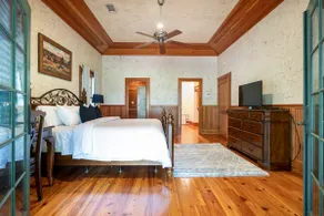 Monroe Gaines Cabin at Resora - Image 4