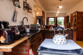 Colonial Charm: garage, mountain view, pet-friendly - Image 5